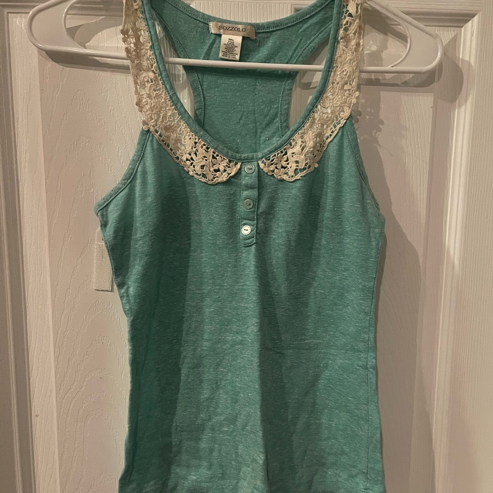Green Sleeveless Fitted Tank Top with Peter Pan Collar